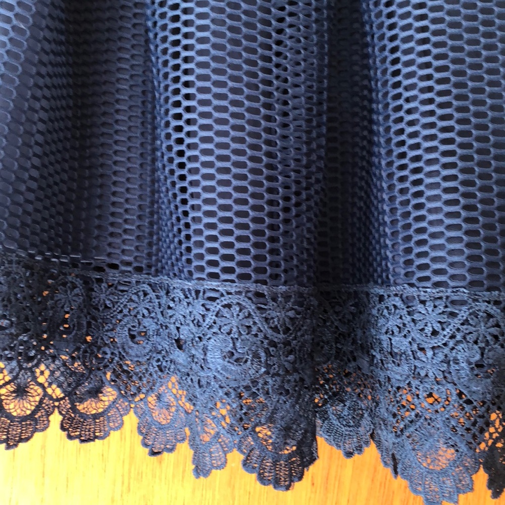 NWT Francesca’s Alya Navy Lace Skirt - Picture 2 of 4